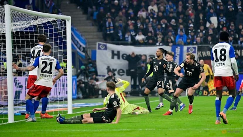 Bayern Munich Draws 2-2 with Hamburg in Tense Bundesliga Match Bayern Munich Draws 2-2 with Hamburg in Tense Bundesliga Match