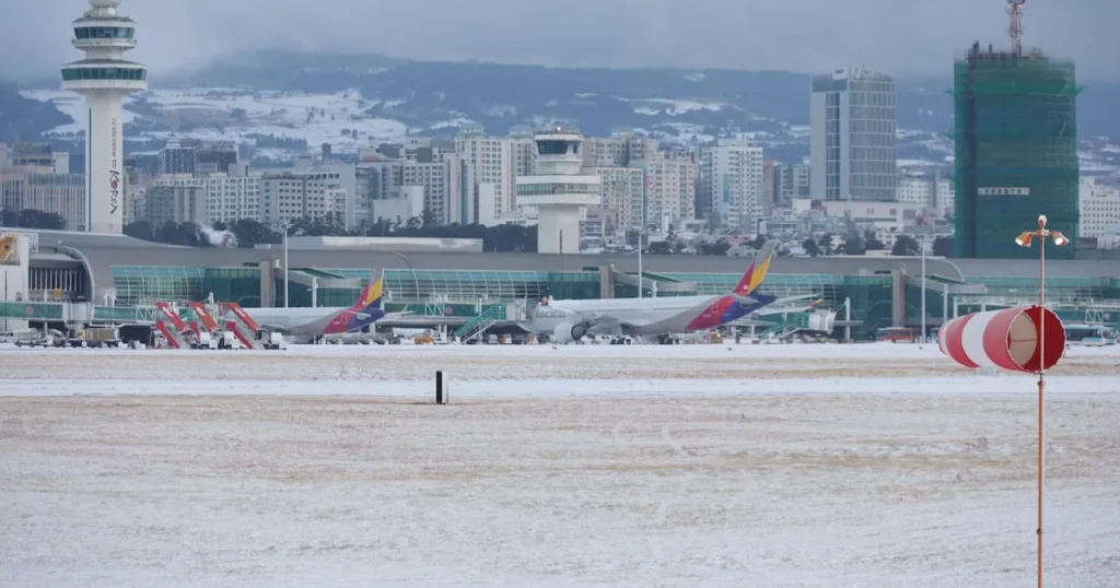 Blizzard Shuts Jeju Airport, Cancels 96 Flights Amid Heavy Snow