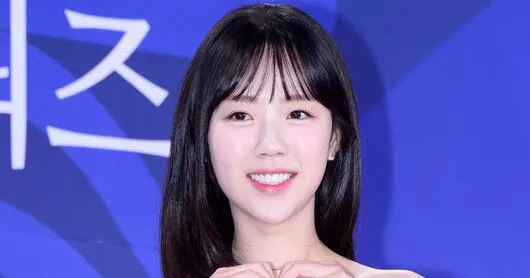 Ji Ye-eun Recruits Male Stars to Challenge Yoo Jae-suk on ‘Thumb Man Then’ Ji Ye-eun Recruits Male Stars to Challenge Yoo Jae-suk on ‘Thumb Man Then’