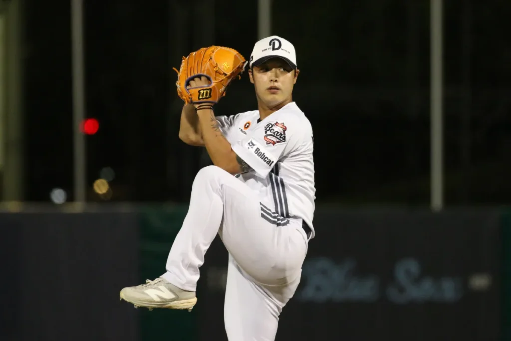 Park Chi-guk Stuns with 3 Ks, Boosts FA Value in Spring Camp