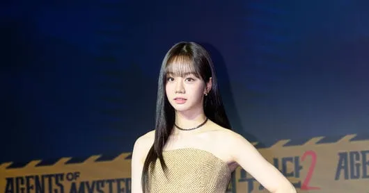 Hyeri Shines in Elegant Off-Shoulder at Netflix Mystery Squad S2 Event Hyeri Shines in Elegant Off-Shoulder at Netflix Mystery Squad S2 Event