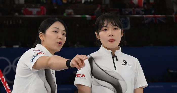Korea Women’s Curling Team Loses 7-10 Thriller to Canada in Olympic Qualifier Korea Women’s Curling Team Loses 7-10 Thriller to Canada in Olympic Qualifier