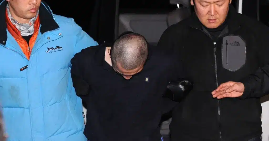 Serial Rapist Tackled by Police After 13-Year Sentence Serial Rapist Tackled by Police After 13-Year Sentence