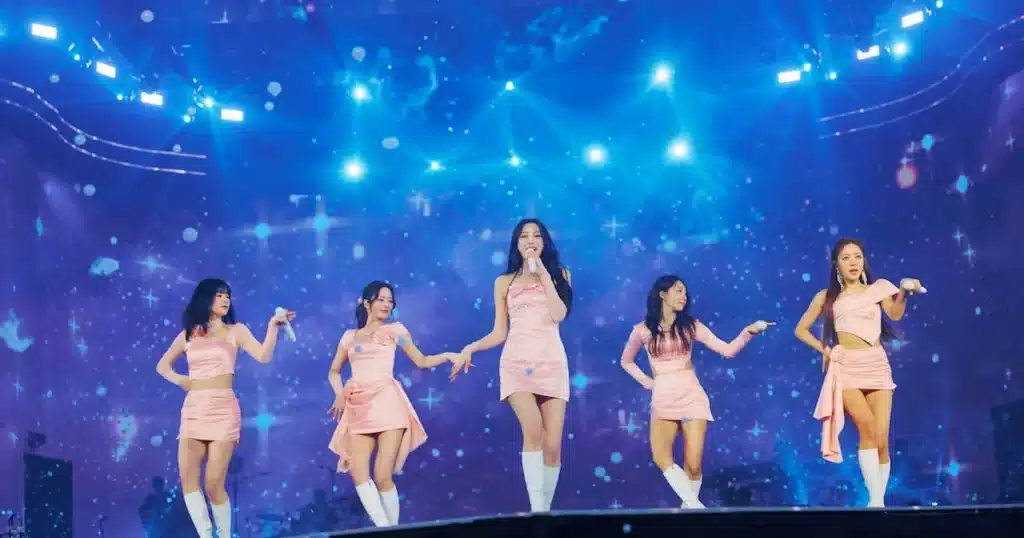 Apink Tears Up at 15th Anniversary Seoul Concert