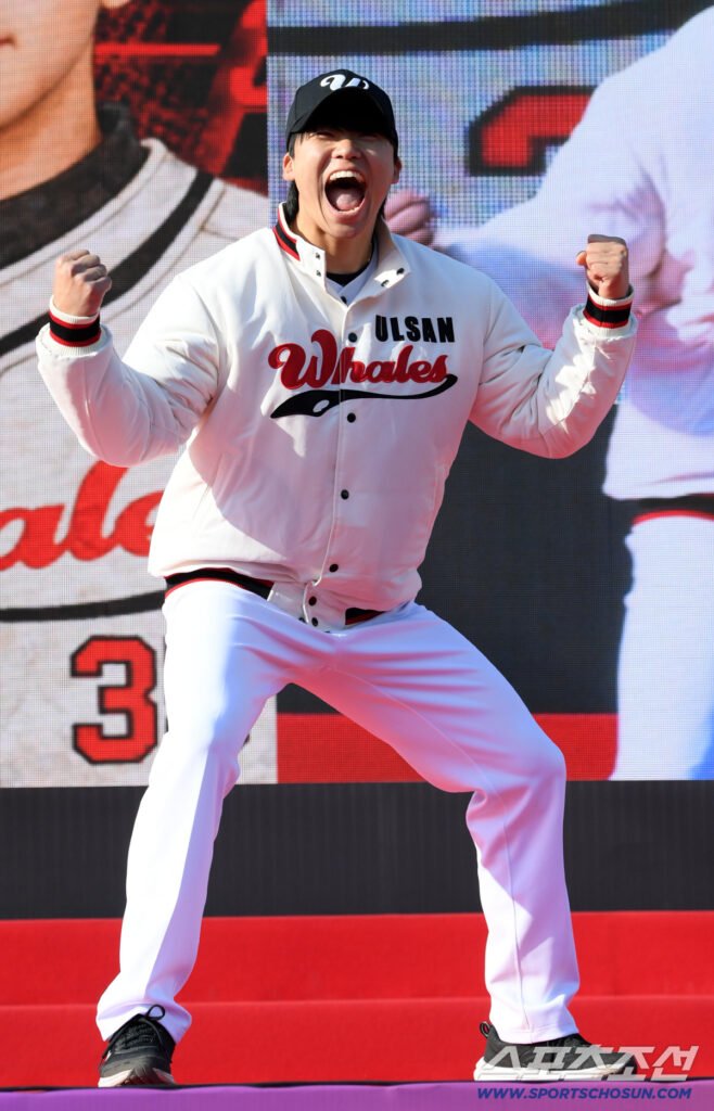 Ulsan Wils Baseball Team Holds Inaugural Ceremony at Munsu Stadium