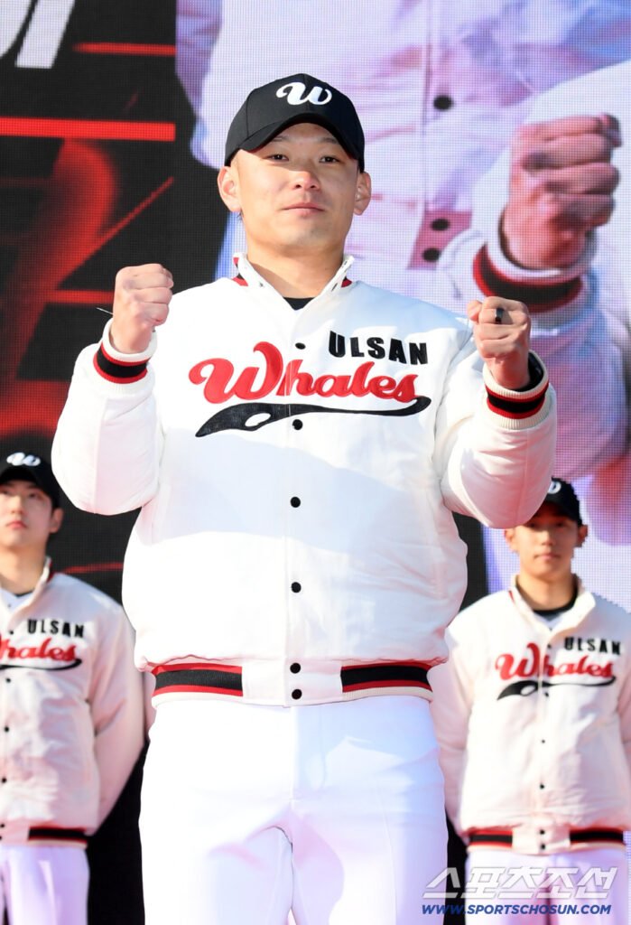 Baseball Legend Attends Ulsan Will’s Inaugural Ceremony