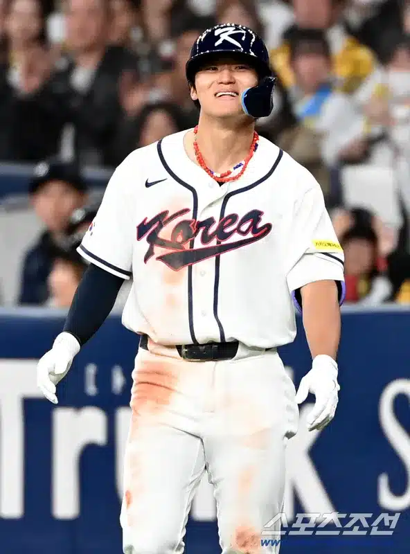 Kim Do-young Grins After Tense Infield Out in WBC Korea-Tigers Game Kim Do-young Grins After Tense Infield Out in WBC Korea-Tigers Game