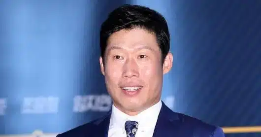 Yoo Hae-jin Nears 5B Won VAST Deal as Film Hits 10M Milestone Yoo Hae-jin Nears 5B Won VAST Deal as Film Hits 10M Milestone