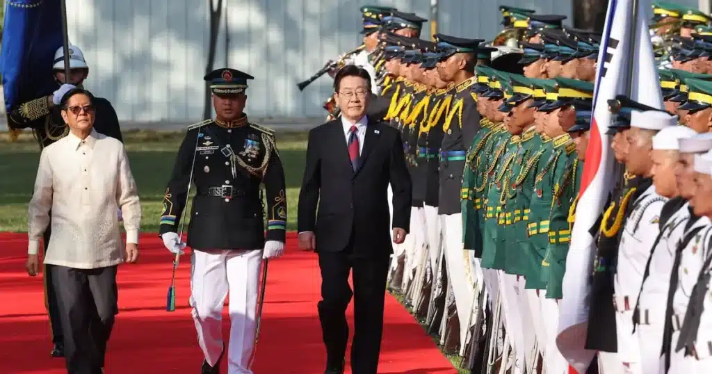 Korea Boosts Defense, Nuclear Ties in Philippines Tour Korea Boosts Defense, Nuclear Ties in Philippines Tour