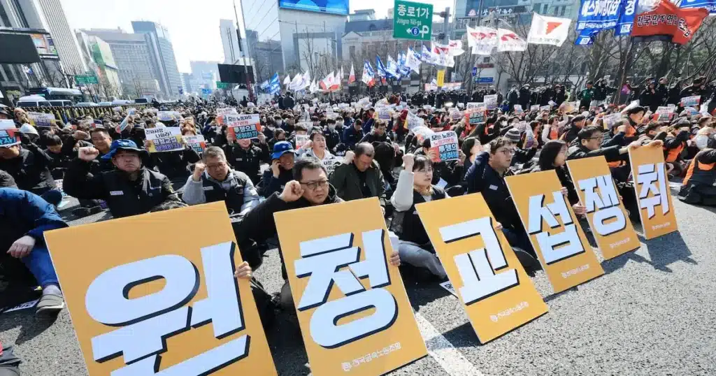 Yellow Envelope Law Debut: 407 Unions Demand Parent Firm Talks