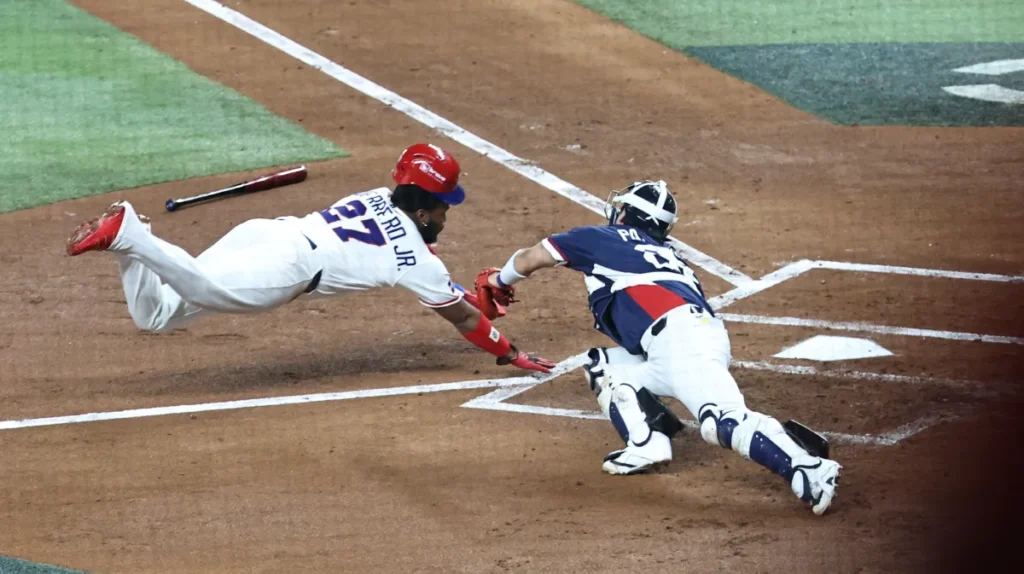 Ryu Hyun-jin Exits Early After 3-Run 2nd in WBC Loss to DR