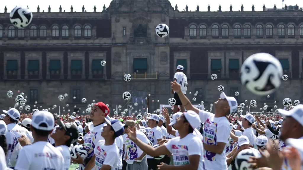 Mexico City Shatters Guinness Record for Largest Soccer Class