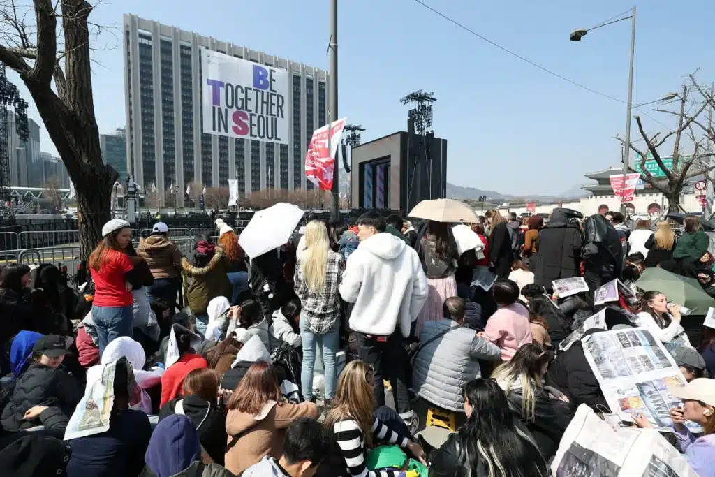 BTS Comeback Live Packs Gwanghwamun with Ticketless ARMY Fans BTS Comeback Live Packs Gwanghwamun with Ticketless ARMY Fans