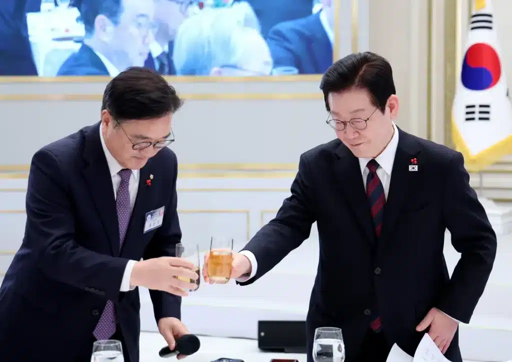 Lee Jae-myung’s Term Extension Bid Draws ‘Putin-Style’ Criticism