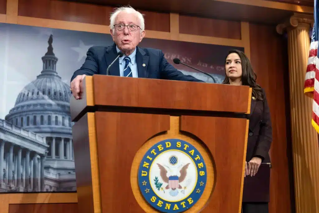 US Leaders Demand Halt to AI Data Centers Over Power Crisis