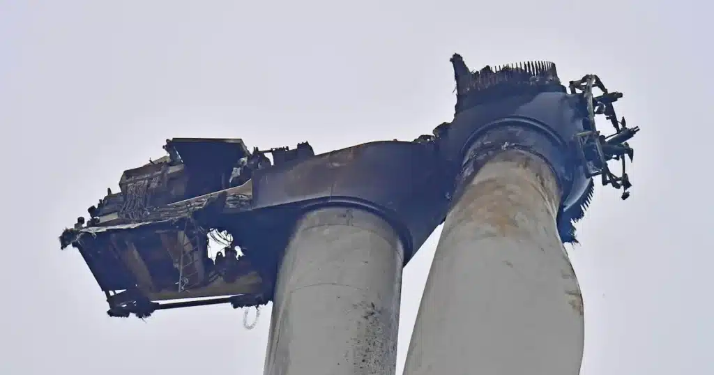 Yeongdeok Wind Turbine Fire Kills 3 Workers, Extinguished After 74 Hours Yeongdeok Wind Turbine Fire Kills 3 Workers, Extinguished After 74 Hours