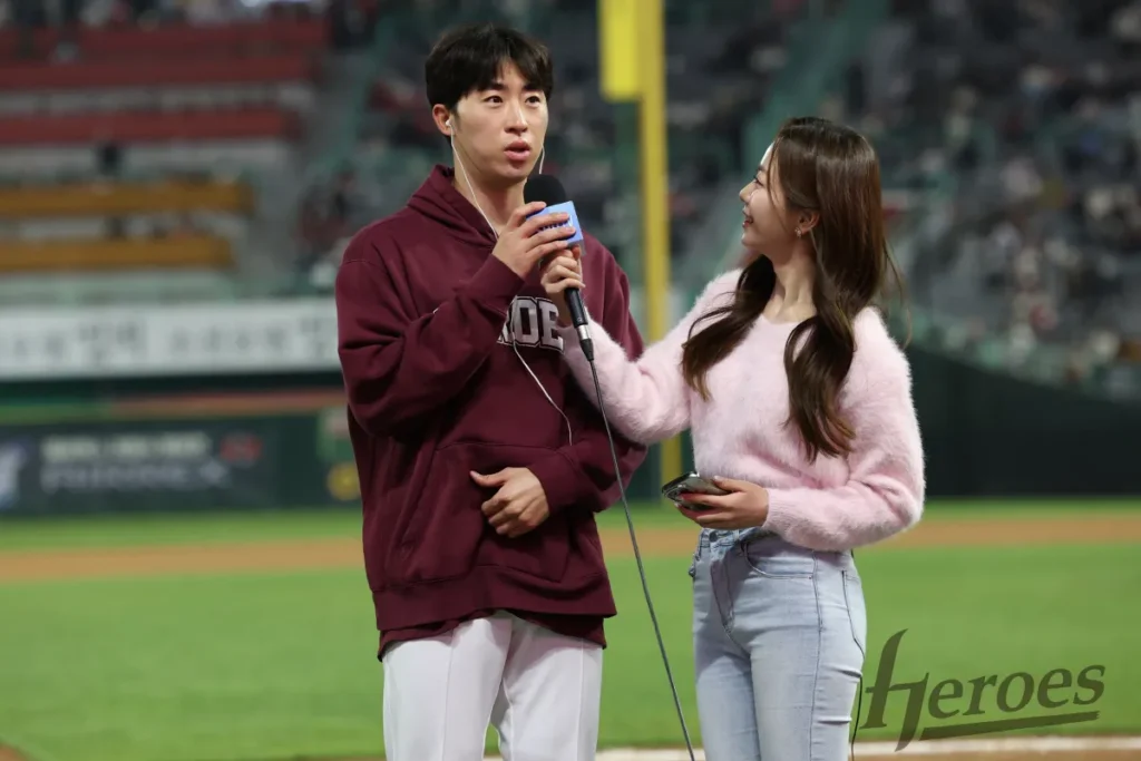 Bae Dong-hyun Secures First KBO Start Win After 1767 Days vs SSG Bae Dong-hyun Secures First KBO Start Win After 1767 Days vs SSG