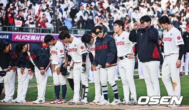 Lotte Giants Lead KBO in Home Runs Yet Endure 6-Game Losing Streak Lotte Giants Lead KBO in Home Runs Yet Endure 6-Game Losing Streak