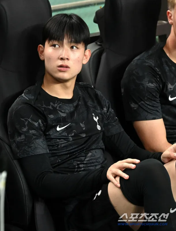 Yang Min-hyuk Hits 10-Game Goal Drought in English Championship Yang Min-hyuk Hits 10-Game Goal Drought in English Championship