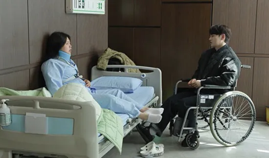 Park Seo-jin Tears Up Over Sister Hyo-jeong’s Near-Paralysis Crash Park Seo-jin Tears Up Over Sister Hyo-jeong’s Near-Paralysis Crash