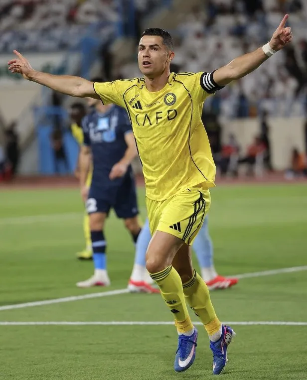 Ronaldo Nears 1,000 Career Goals: 968 Tallied, 32 to Go at 41 Ronaldo Nears 1,000 Career Goals: 968 Tallied, 32 to Go at 41