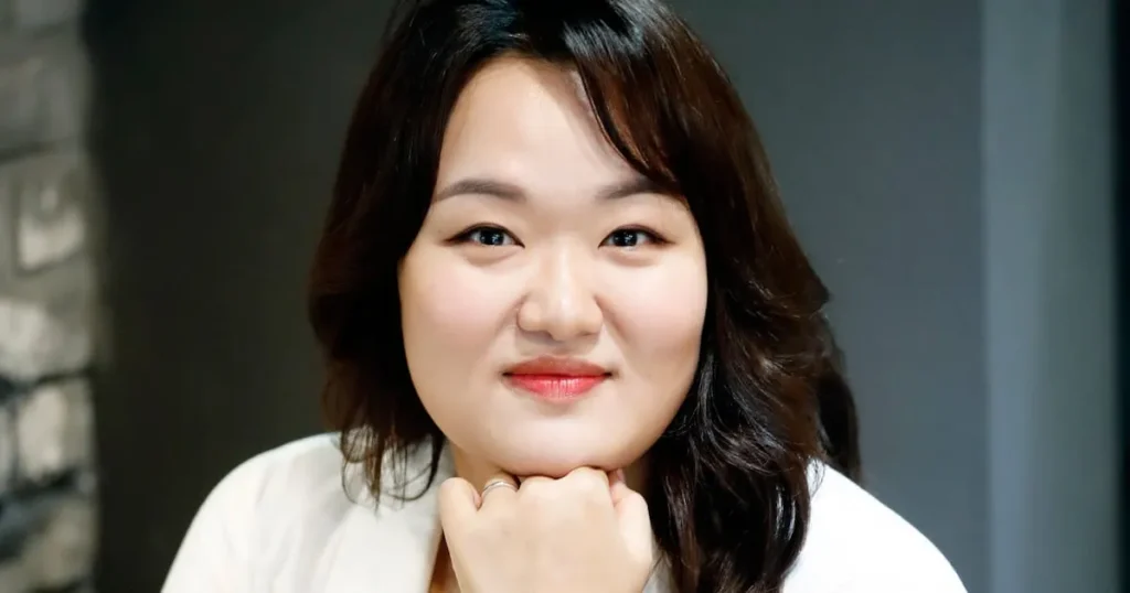 Ha Jae-sook’s Husband Receives Coast Guard Honor for Finding Missing Captain Ha Jae-sook’s Husband Receives Coast Guard Honor for Finding Missing Captain