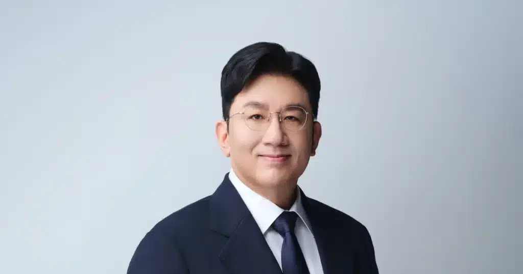 Seoul Police Nears End of HYBE Chairman Bang Si-hyuk Probe