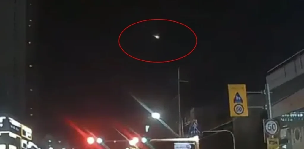 Witnesses Report Fiery Oval Object Descending Over Pohang Skies