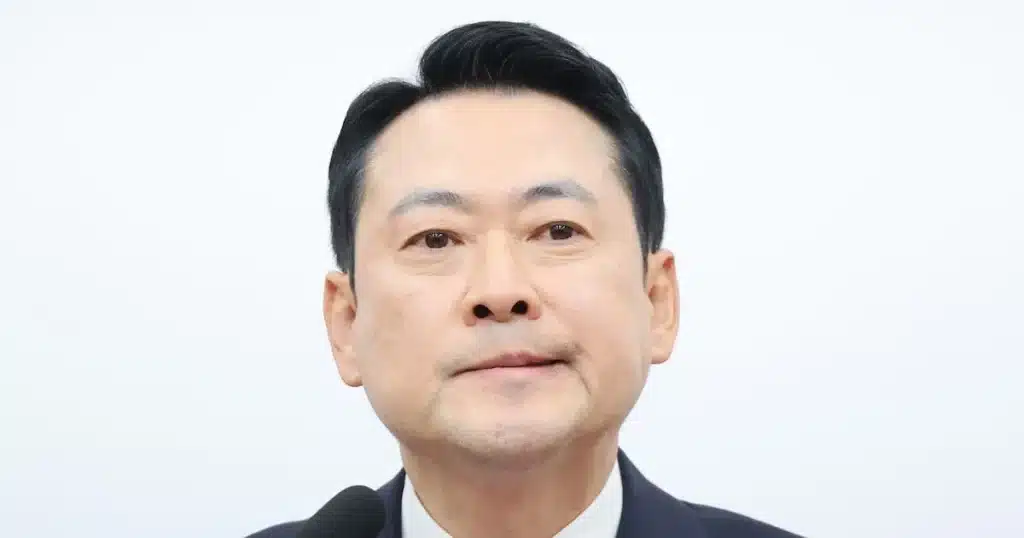 Jang Dong-hyuk Refutes US Official Title Inflation Claims