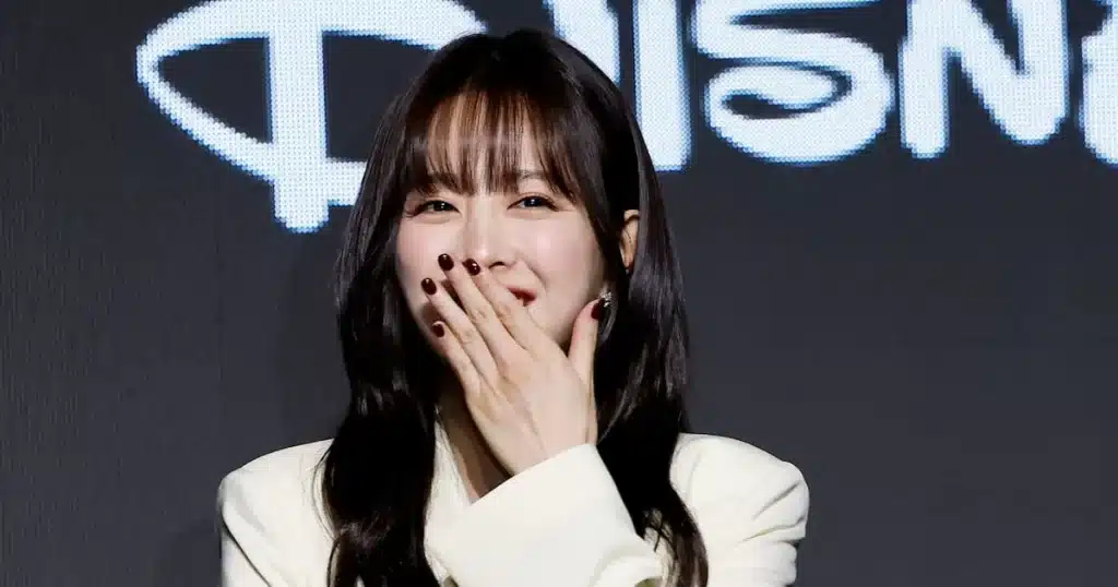 Park Bo-young Directs First Ad Jingle for Gold Land Yogurt