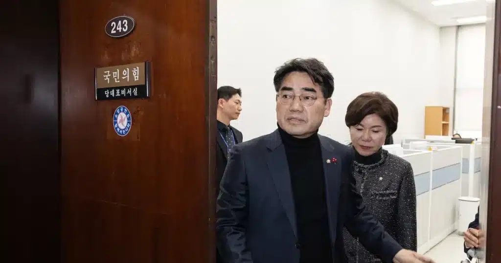 PPP Reformists Reject Early Resignation of Floor Leader Song