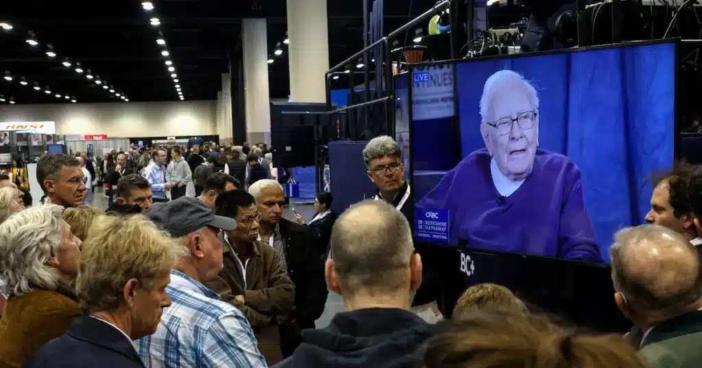 Berkshire’s Greg Abel Eyes Market Dip as 7B Cash Buying Chance