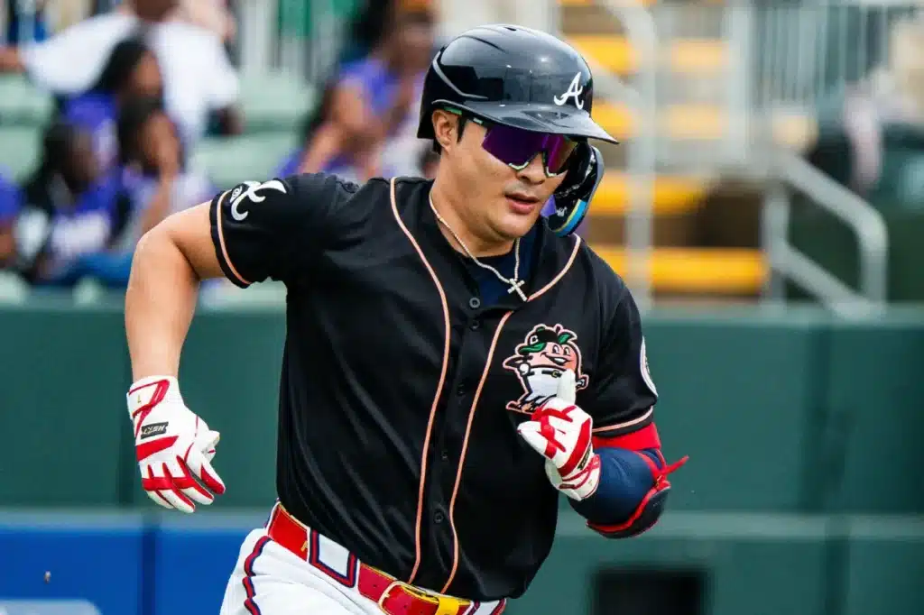 Braves Accelerate Kim Ha-seong Call-Up as Acuña Jr. Injury Looms