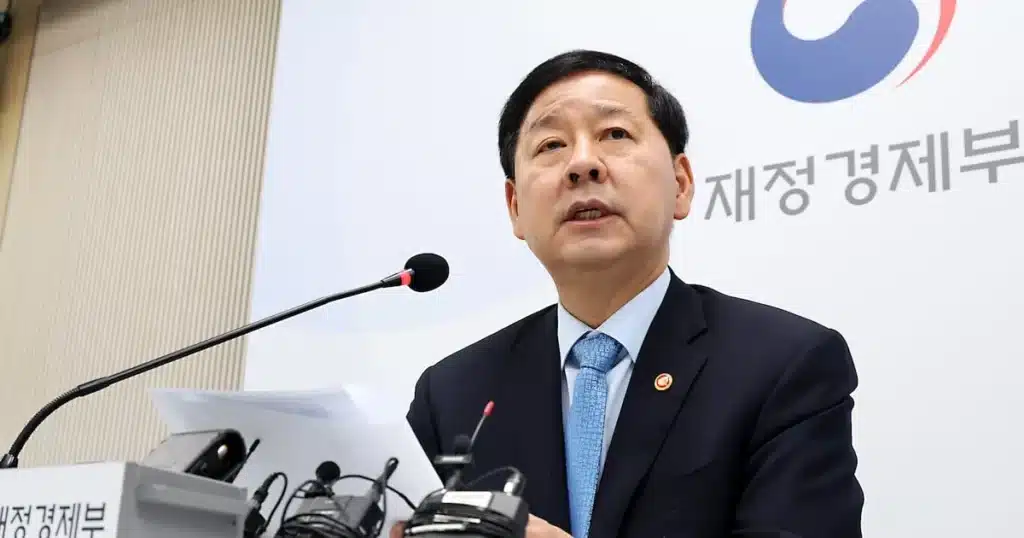 Deputy PM Koo: Samsung Strike ‘Must Never Happen’ After Failed Talks Deputy PM Koo: Samsung Strike ‘Must Never Happen’ After Failed Talks