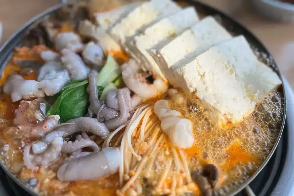 Top Korean Tofu Noodle Shops: Soybean Stars from Icheon to Mapo