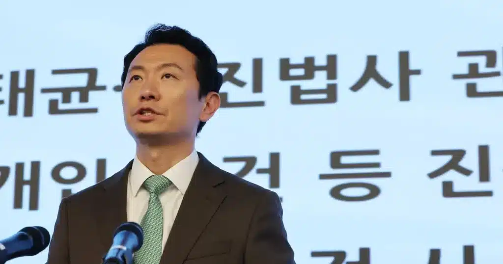 Special Prosecutor Questioned Over Alleged Bias in Investigation