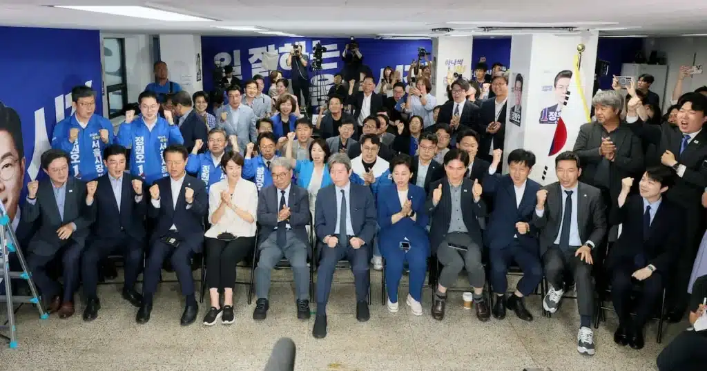 Exit Polls Show Jeong Yeon-oh Leading in Seoul Mayoral Race