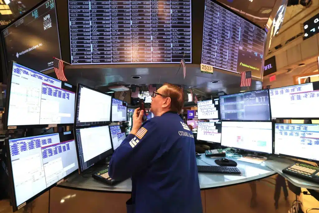 NY Stocks Mixed: Lebanon-Israel Truce, Broadcom Earnings Impact Trading