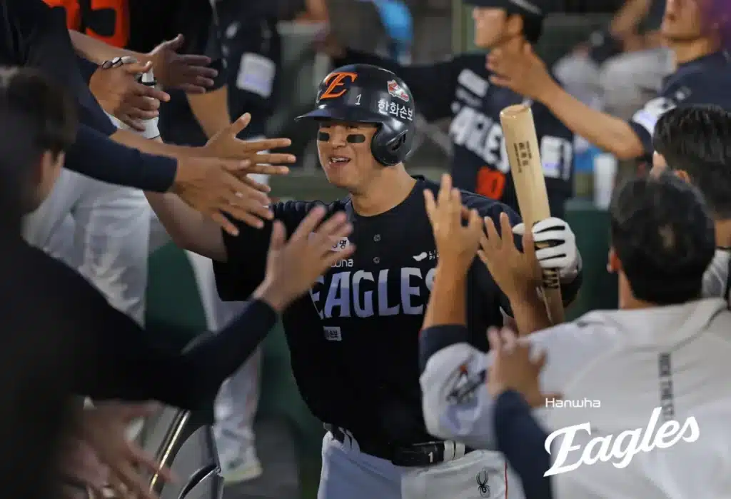 Eagles Stage Dramatic Comeback Victory Against Giants Eagles Stage Dramatic Comeback Victory Against Giants