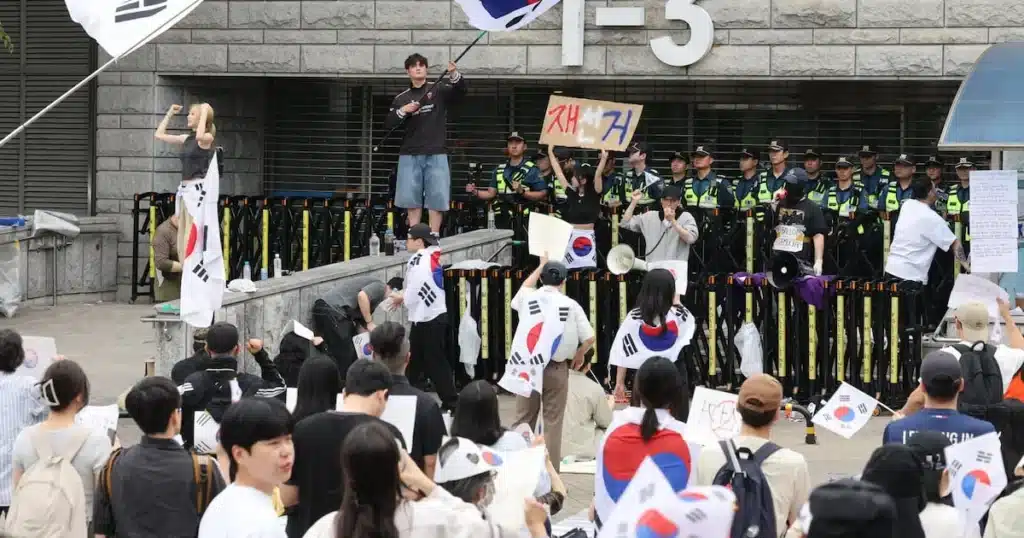 Protests Erupt Over Voting Irregularities: “Our Rights Violated” Protests Erupt Over Voting Irregularities: “Our Rights Violated”