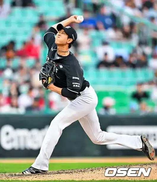 Kim Min-soo Unleashes Powerful Pitch in KBO Clash Kim Min-soo Unleashes Powerful Pitch in KBO Clash