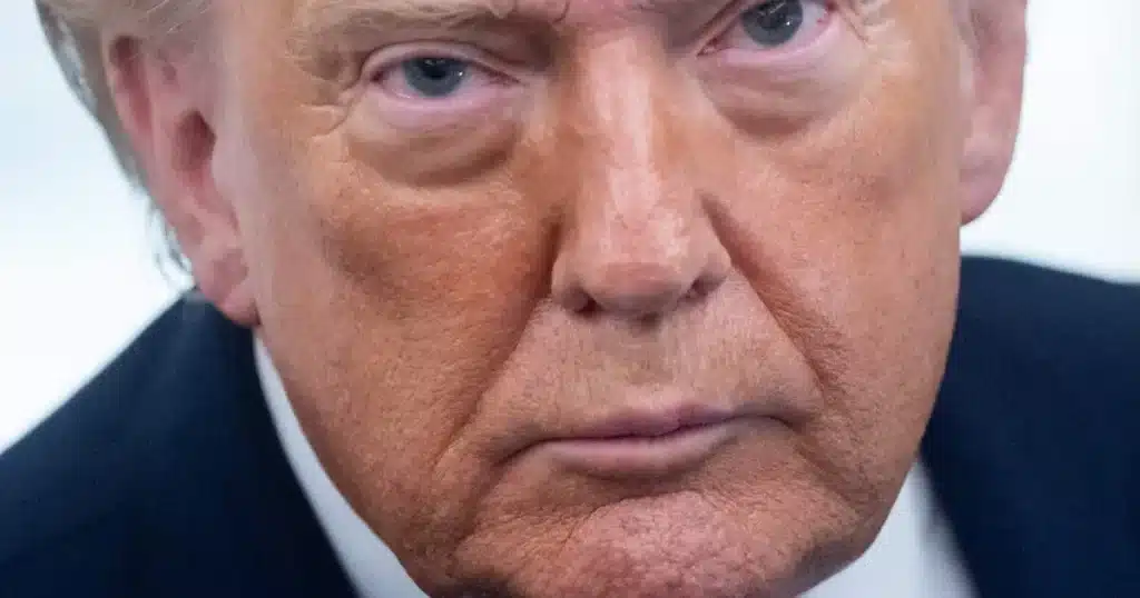 Trump’s Economic Approval Dips Amidst Inflation Concerns Trump’s Economic Approval Dips Amidst Inflation Concerns