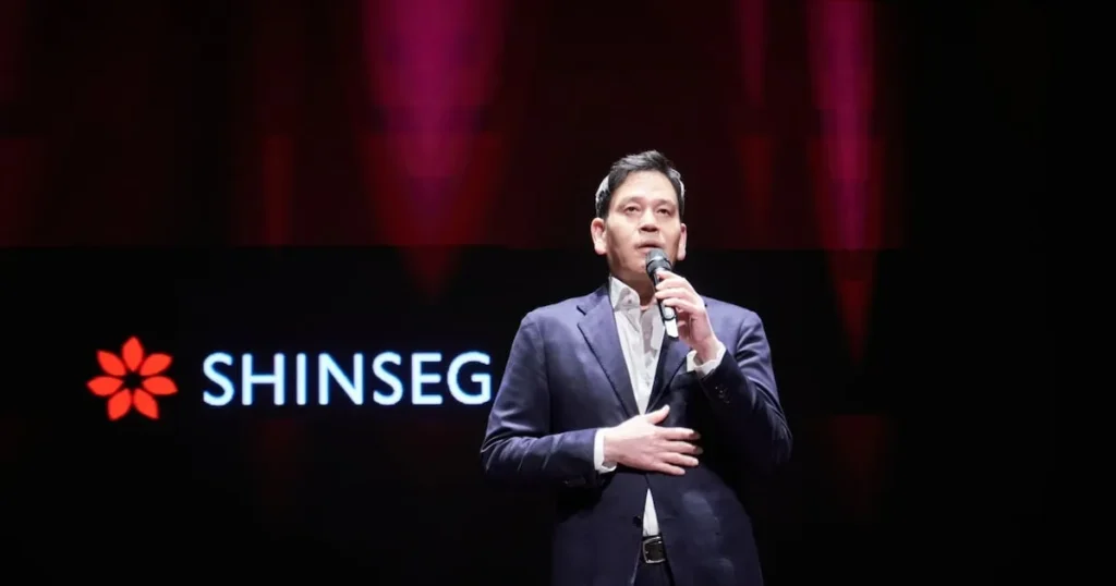 Shinsegae Group Chairman Takes CEO Roles at E-Mart, Shinsegae Property Shinsegae Group Chairman Takes CEO Roles at E-Mart, Shinsegae Property