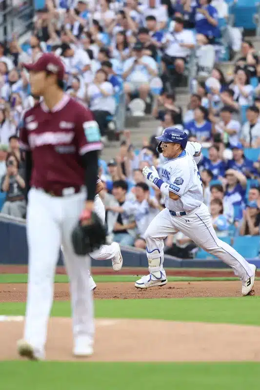 Veteran Choi Hyung-woo Dominates at 43, Powers Team to 5-Game Win Streak Veteran Choi Hyung-woo Dominates at 43, Powers Team to 5-Game Win Streak
