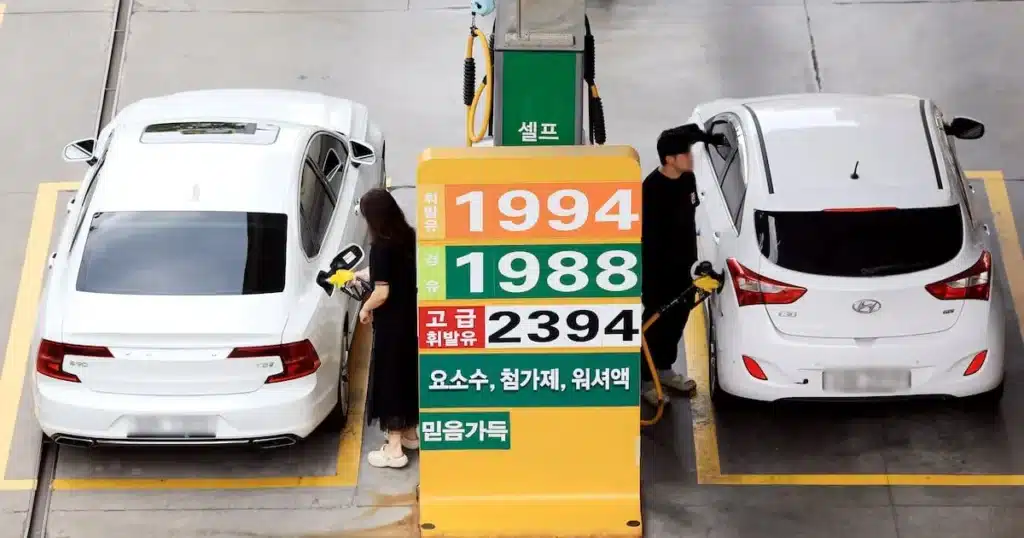 Gas Prices Drop for Fifth Week, Averaging 2009 Won
