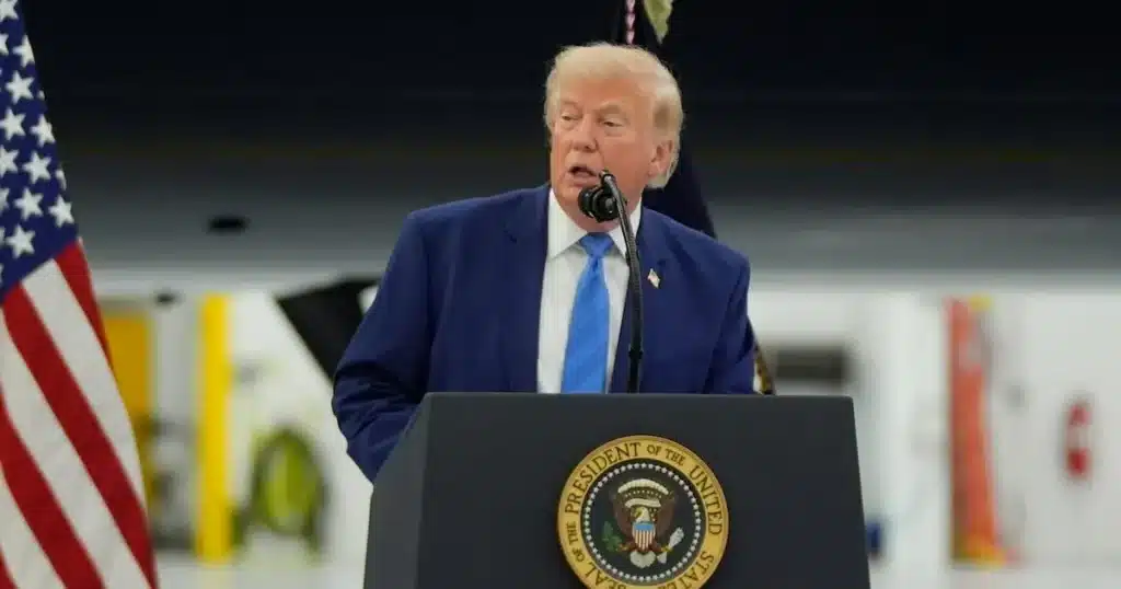 Trump Warns of Strait Blockade if Iran Deal Fails