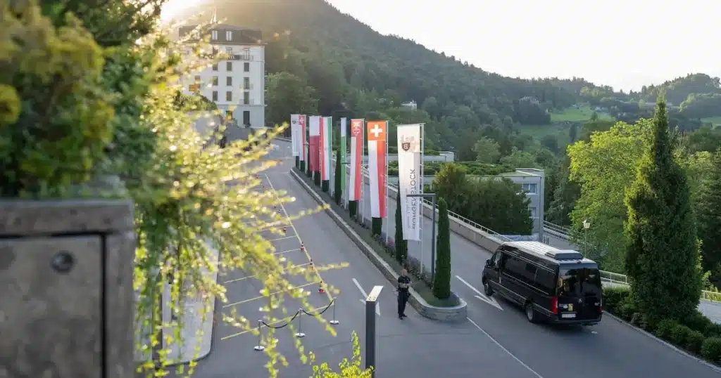 US and Iran Hold Crucial Ceasefire Talks in Switzerland