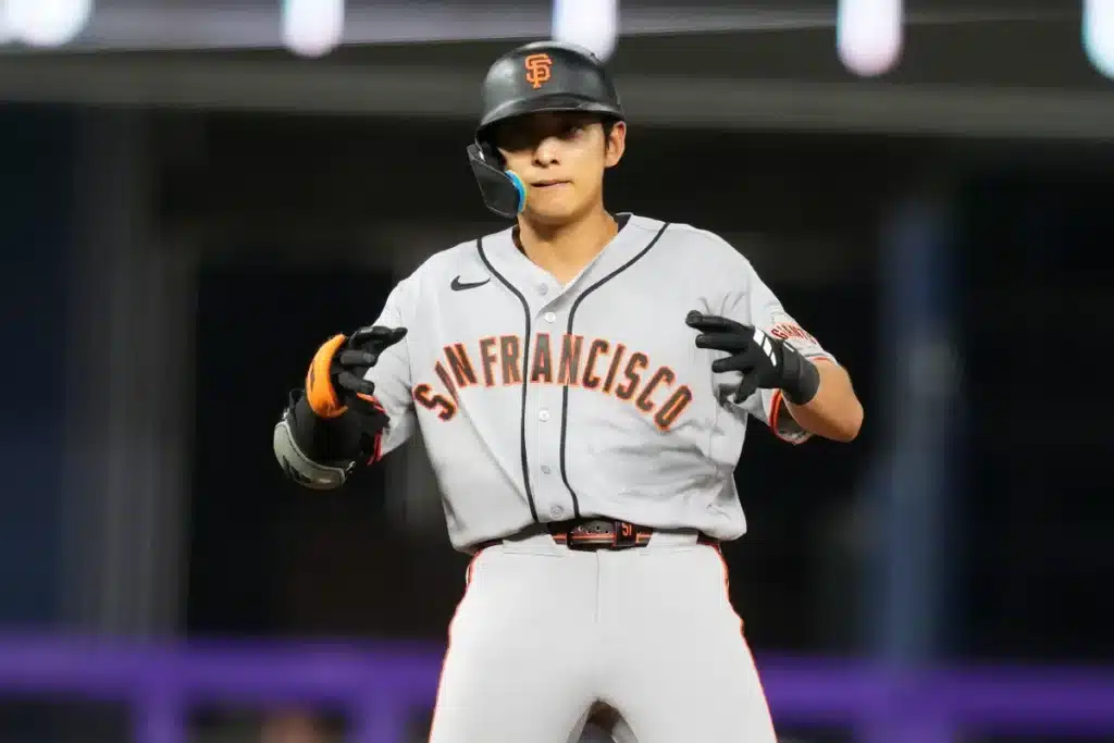 Lee Jung-hoo Closes Gap in MLB Batting Title Race Lee Jung-hoo Closes Gap in MLB Batting Title Race