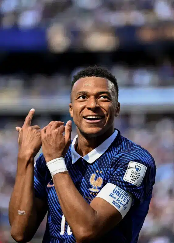 Mbappé Declares Messi as ‘Undeniably the Best’ in Football Mbappé Declares Messi as ‘Undeniably the Best’ in Football