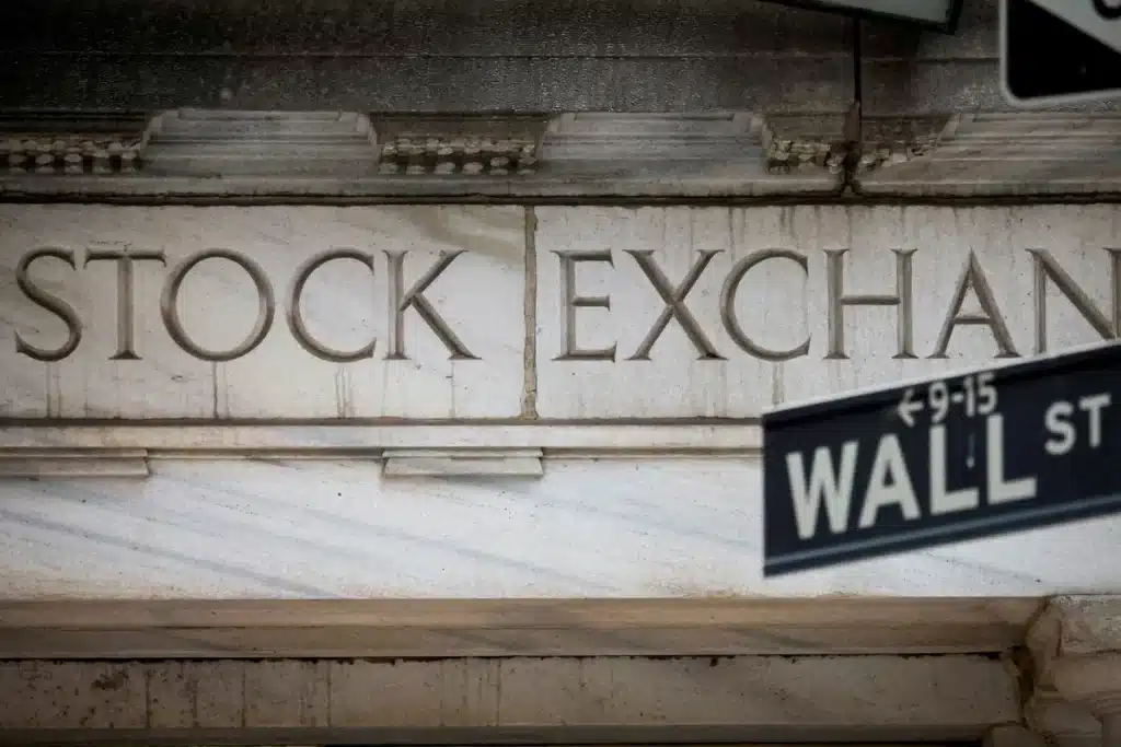 Tech Stocks Drag Markets Down Amid Broad Sell-Off Tech Stocks Drag Markets Down Amid Broad Sell-Off